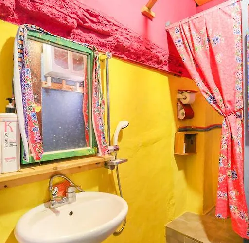 Hostal Uhbu's